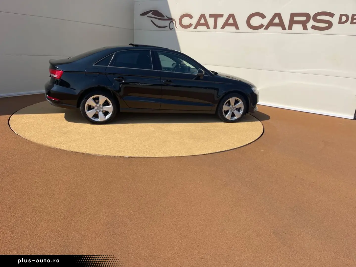 Audi A3  2.0TDI  150CP  BI-Xenon  Panoramic  Scaune încălzit