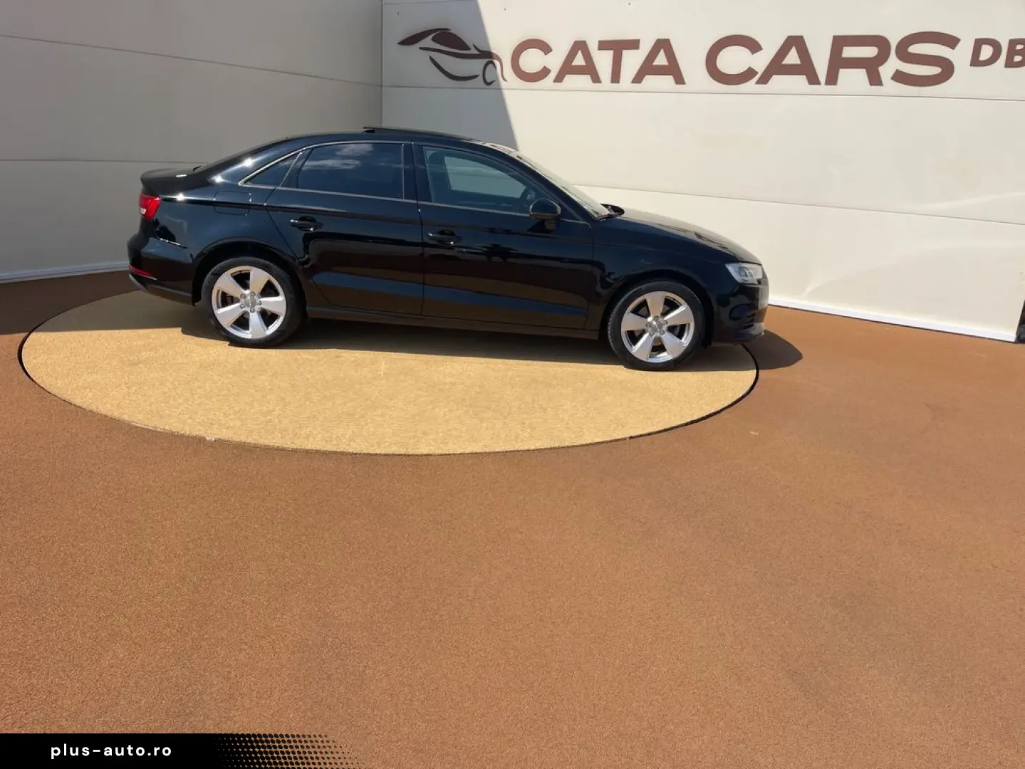 Audi A3  2.0TDI  150CP  BI-Xenon  Panoramic  Scaune încălzit