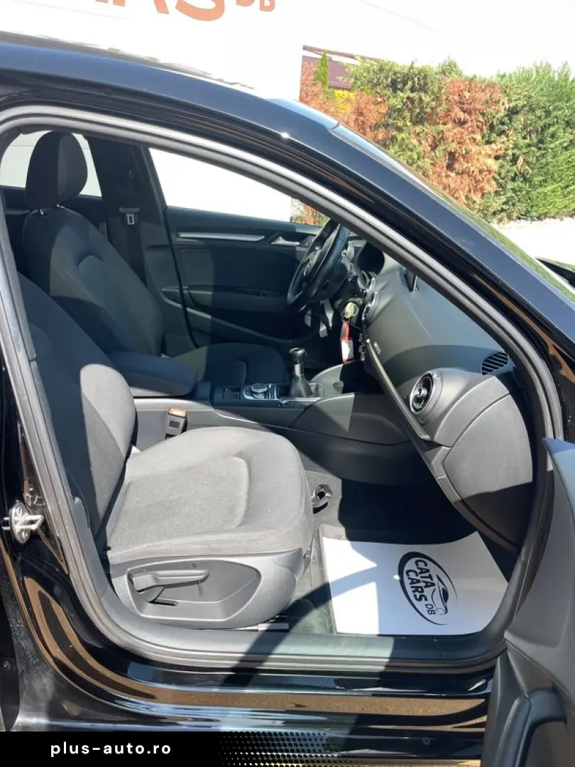 Audi A3  2.0TDI  150CP  BI-Xenon  Panoramic  Scaune încălzit
