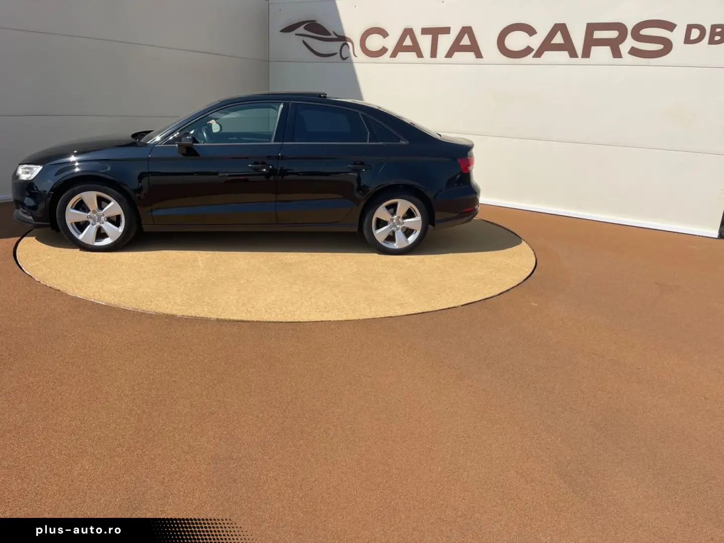 Audi A3  2.0TDI  150CP  BI-Xenon  Panoramic  Scaune încălzit