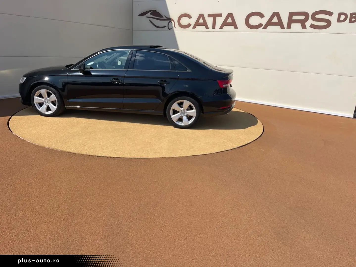 Audi A3  2.0TDI  150CP  BI-Xenon  Panoramic  Scaune încălzit