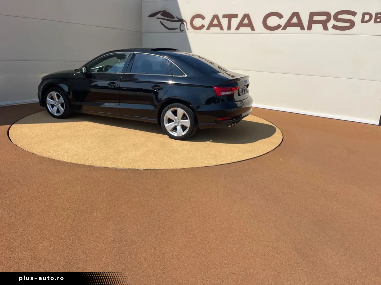Audi A3  2.0TDI  150CP  BI-Xenon  Panoramic  Scaune încălzit