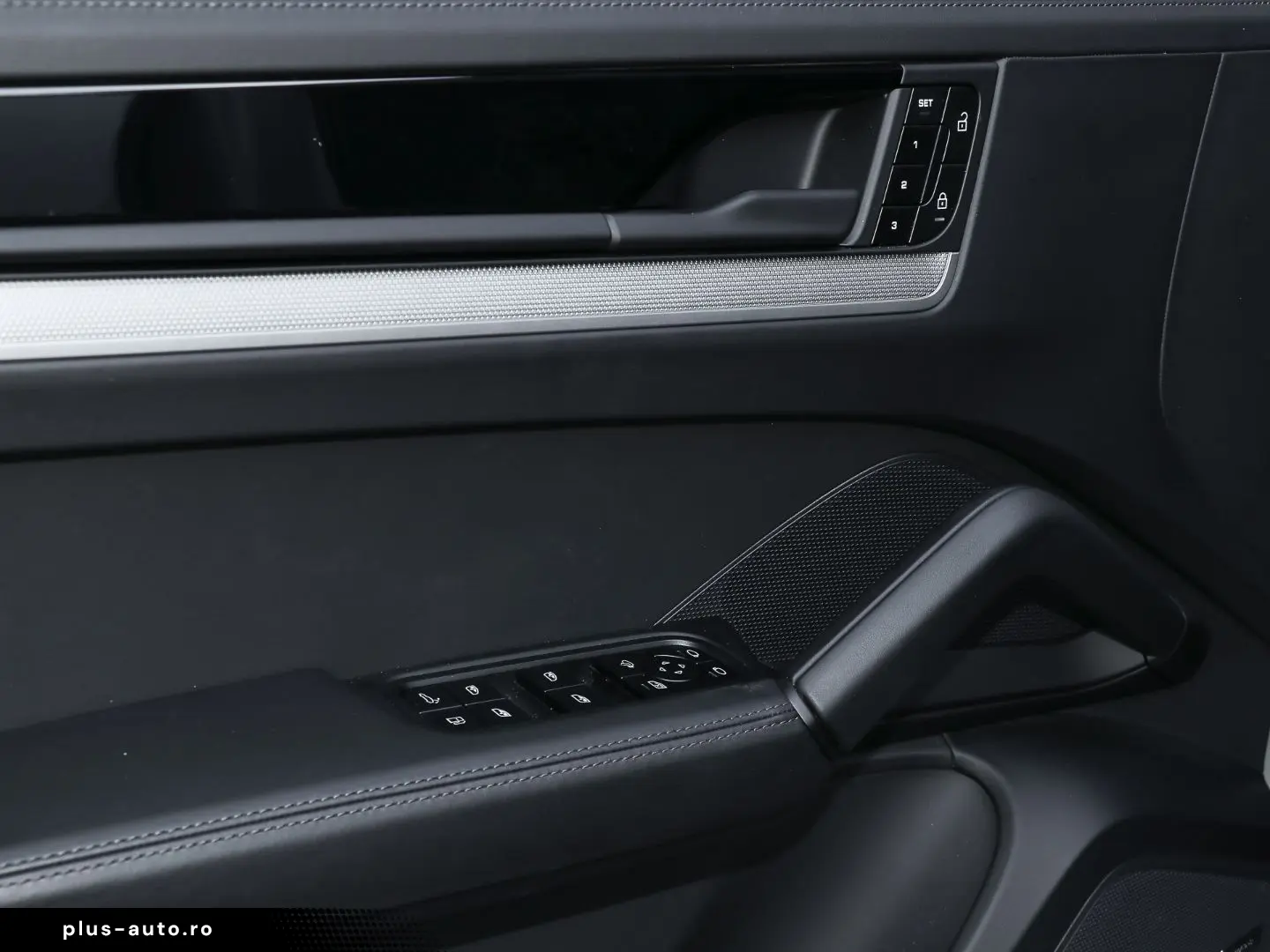 PORSCHE Cayenne E-Hybrid InnoDrive Sportabgas HUD BOSE
