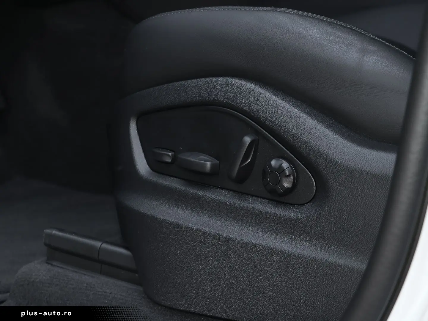 PORSCHE Cayenne E-Hybrid InnoDrive Sportabgas HUD BOSE