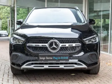MERCEDES-BENZ GLA 250e