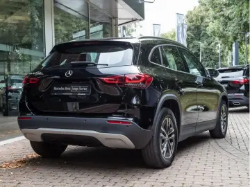 MERCEDES-BENZ GLA 250e