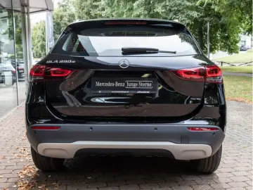 MERCEDES-BENZ GLA 250e