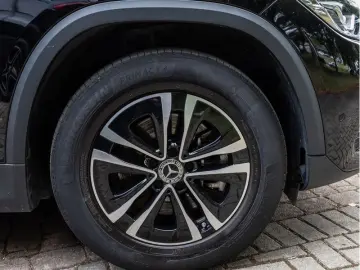 MERCEDES-BENZ GLA 250e