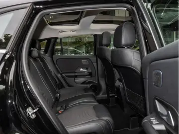 MERCEDES-BENZ GLA 250e
