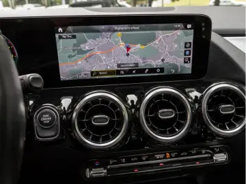 MERCEDES-BENZ GLA 250e