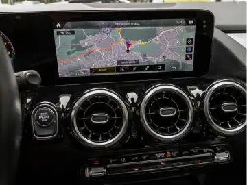 MERCEDES-BENZ GLA 250e