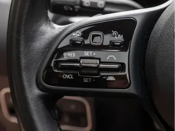 MERCEDES-BENZ GLA 250e