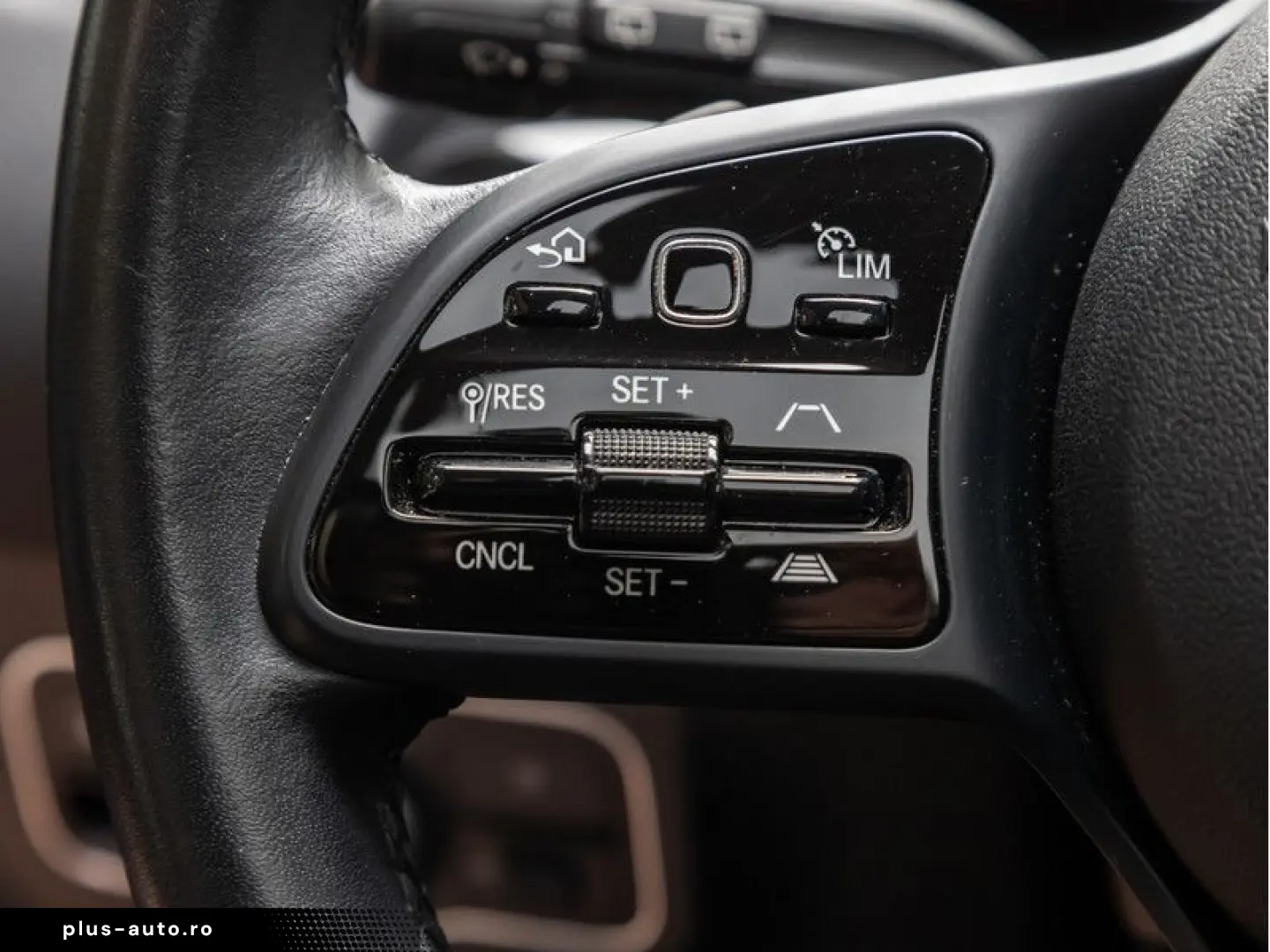 MERCEDES-BENZ GLA 250e