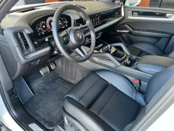 PORSCHE Cayenne S V8 OFFROAD Paket · Panor. · Standheiz.