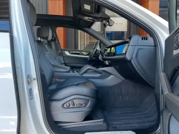 PORSCHE Cayenne S V8 OFFROAD Paket · Panor. · Standheiz.