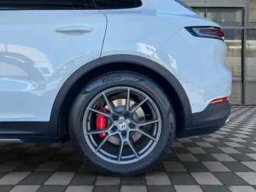 PORSCHE Cayenne S V8 OFFROAD Paket · Panor. · Standheiz.