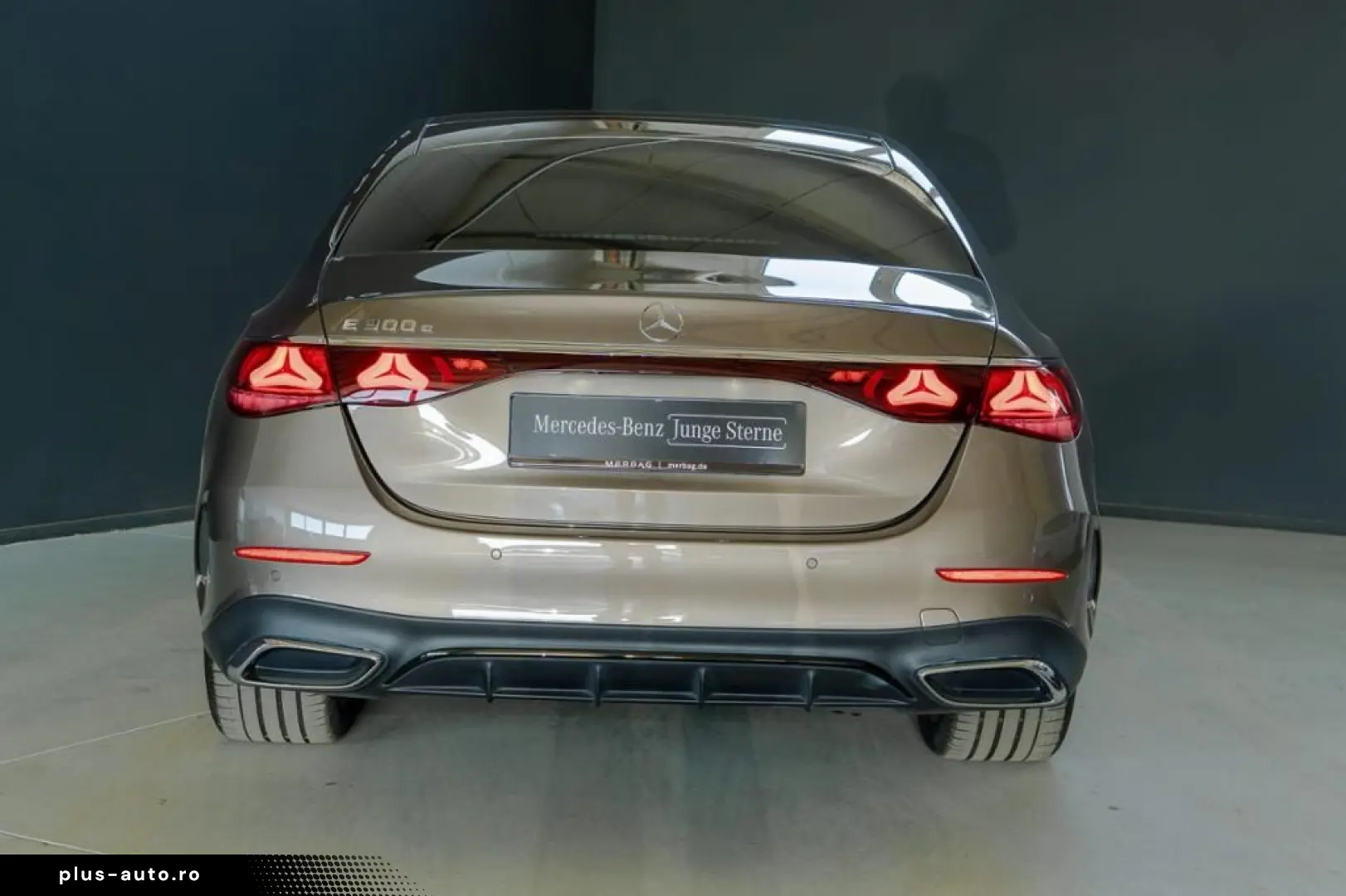 MERCEDES-BENZ E 300 e  AMG Night SUPERSCREEN Distronic LED