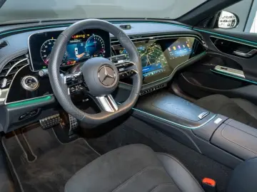 MERCEDES-BENZ E 300 e  AMG Night SUPERSCREEN Distronic LED