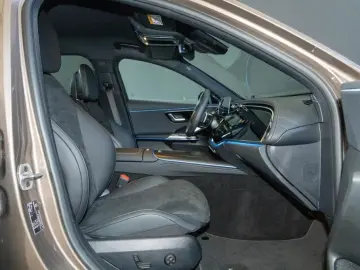 MERCEDES-BENZ E 300 e  AMG Night SUPERSCREEN Distronic LED