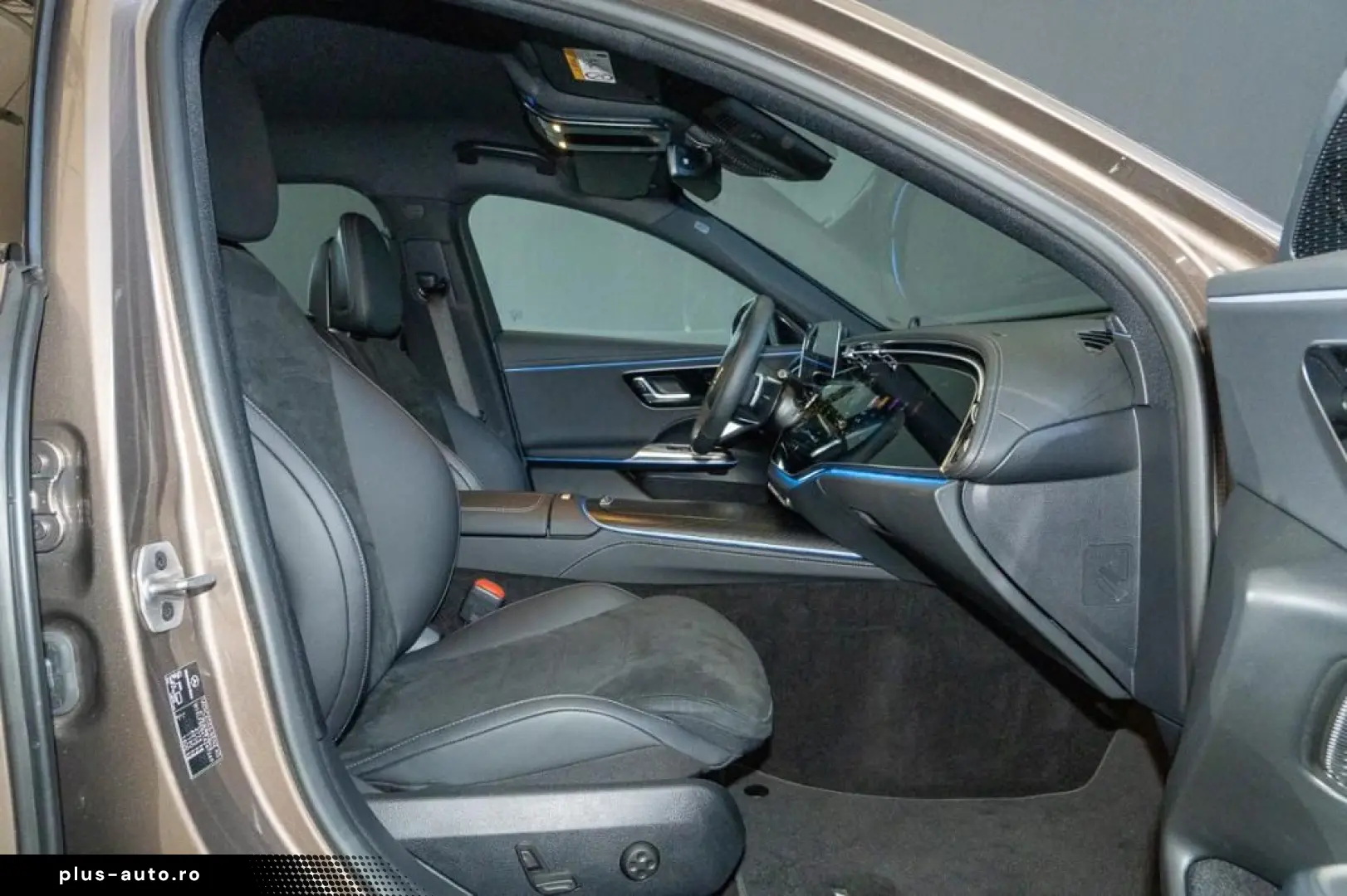 MERCEDES-BENZ E 300 e  AMG Night SUPERSCREEN Distronic LED