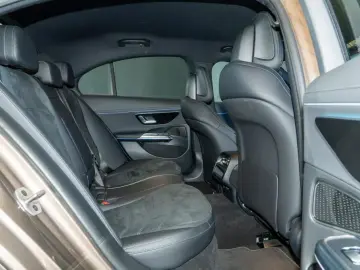 MERCEDES-BENZ E 300 e  AMG Night SUPERSCREEN Distronic LED