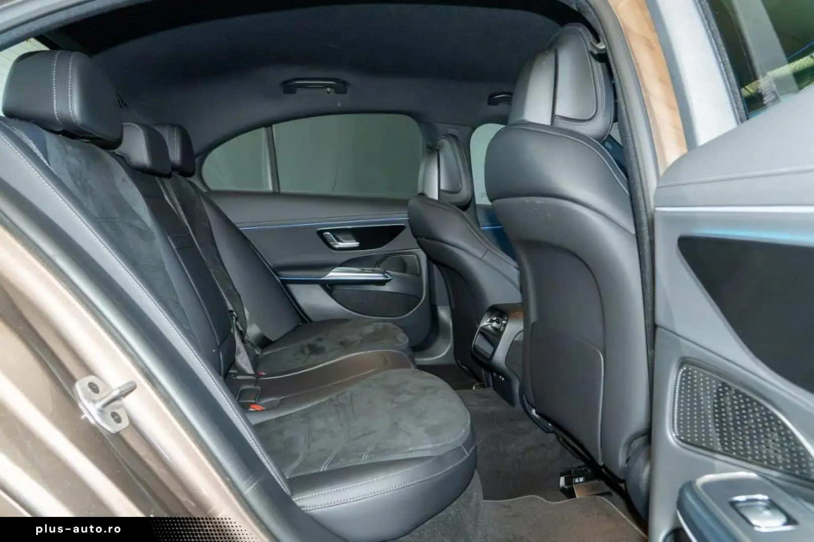 MERCEDES-BENZ E 300 e  AMG Night SUPERSCREEN Distronic LED