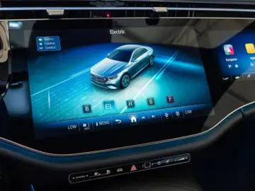 MERCEDES-BENZ E 300 e  AMG Night SUPERSCREEN Distronic LED