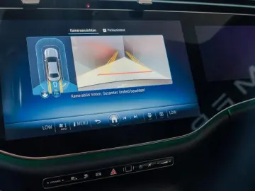 MERCEDES-BENZ E 300 e  AMG Night SUPERSCREEN Distronic LED