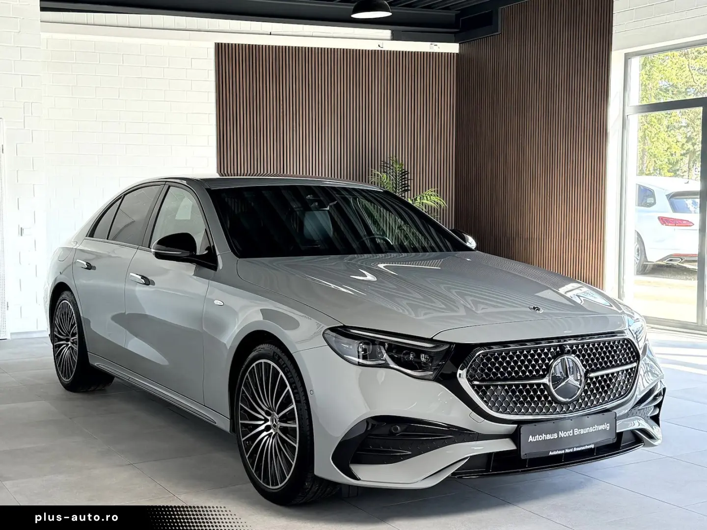 MERCEDES-BENZ E 300 e AMG  Superscreen 4DBurmester Night