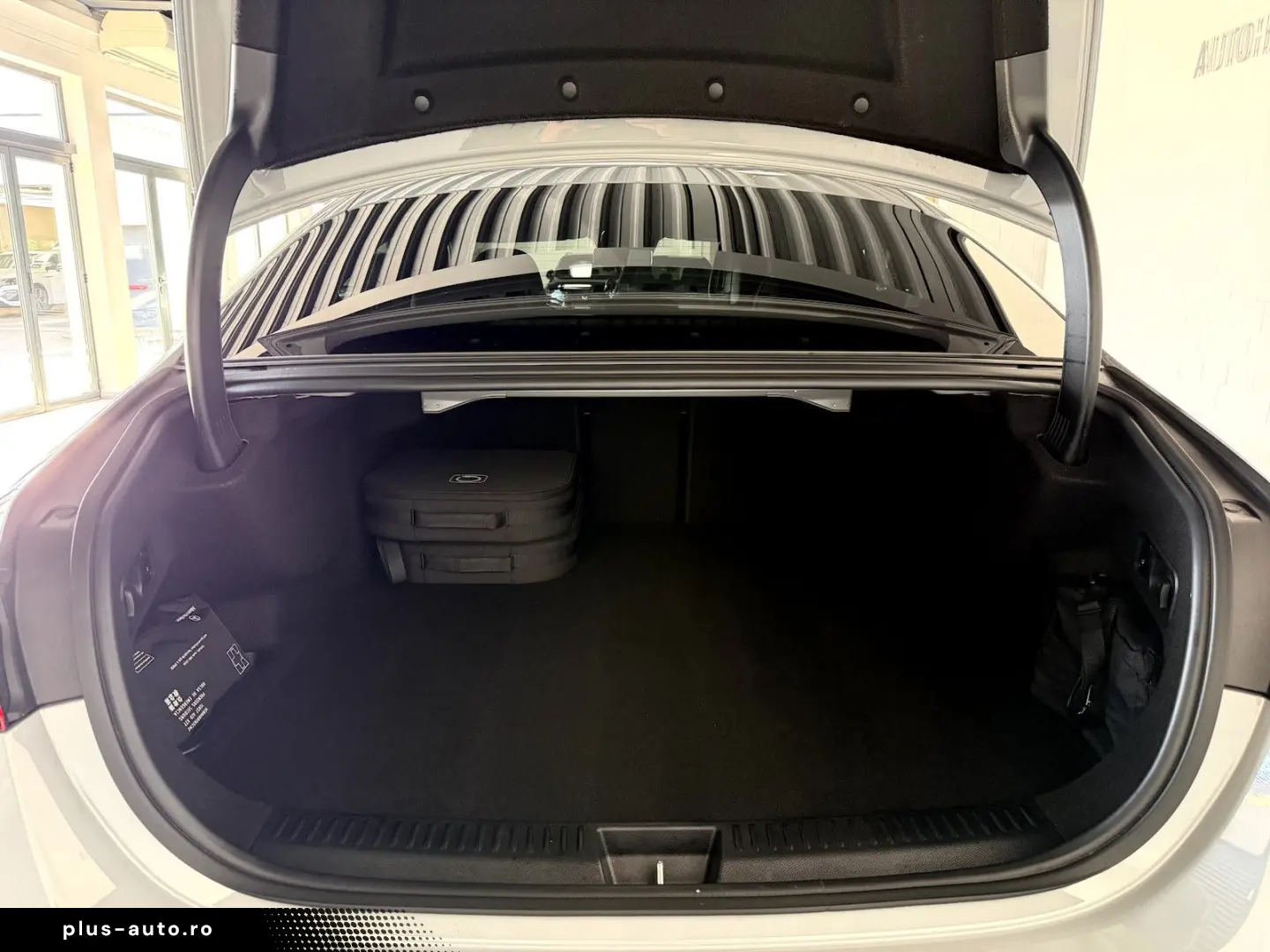 MERCEDES-BENZ E 300 e AMG  Superscreen 4DBurmester Night