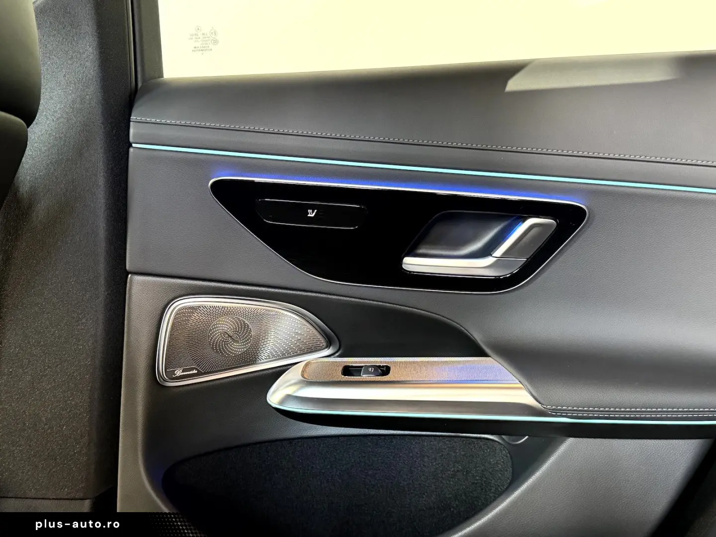 MERCEDES-BENZ E 300 e AMG  Superscreen 4DBurmester Night