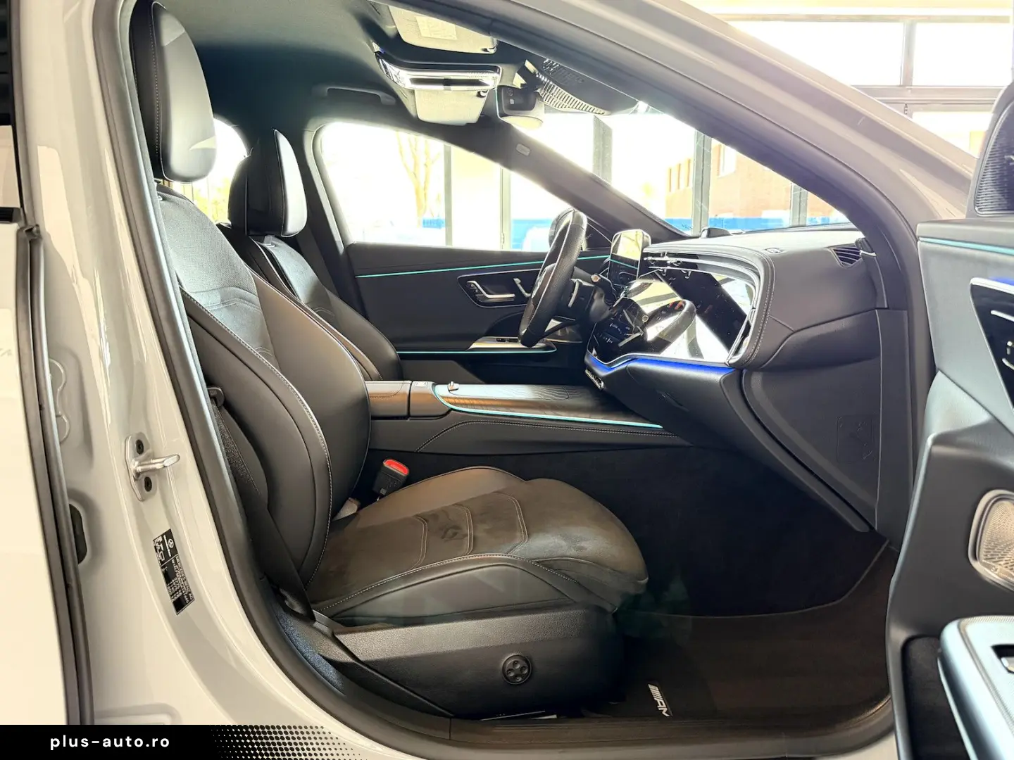 MERCEDES-BENZ E 300 e AMG  Superscreen 4DBurmester Night