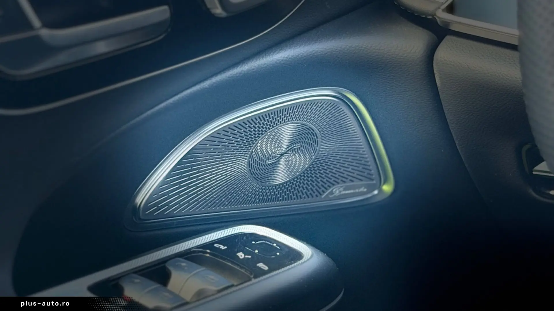 MERCEDES-BENZ E 300 de AMG Premium Superscreen Night Burm