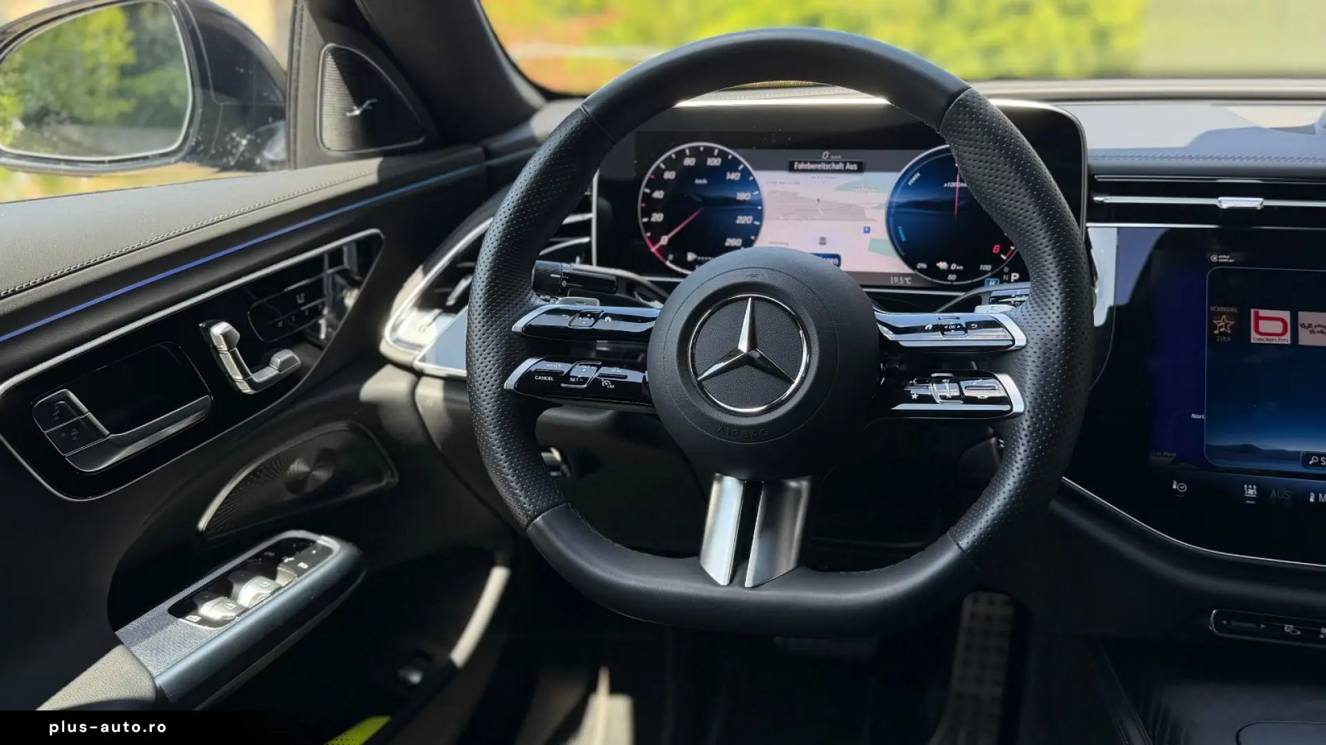 MERCEDES-BENZ E 300 de AMG Premium Superscreen Night Burm