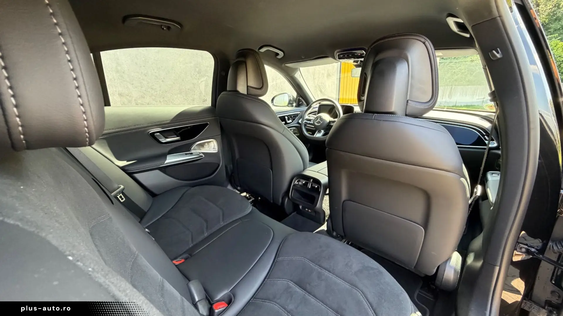 MERCEDES-BENZ E 300 de AMG Premium Superscreen Night Burm