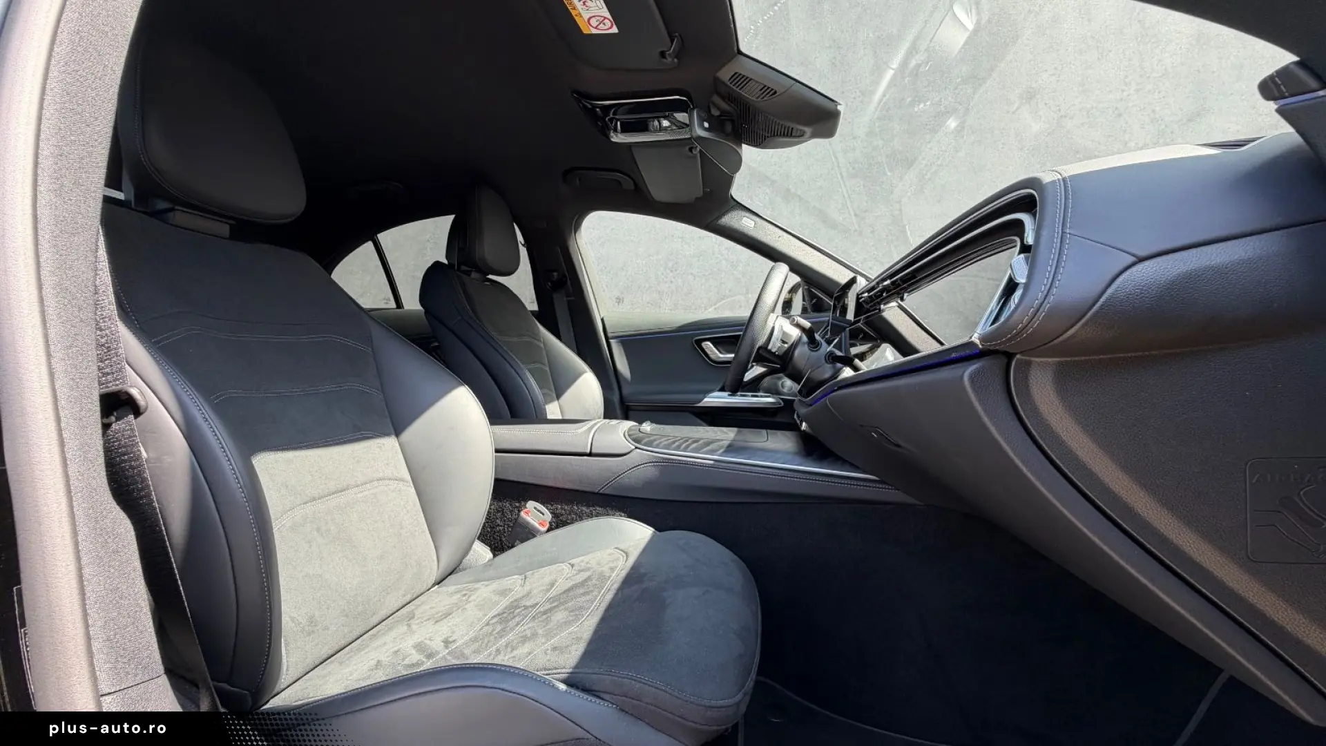 MERCEDES-BENZ E 300 de AMG Premium Superscreen Night Burm