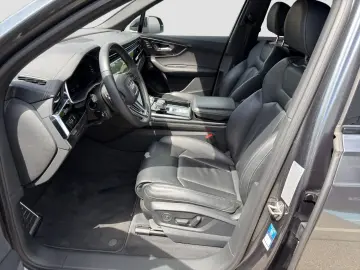 AUDI Q7 S line sport 50 TDI compeition  MATRIX StaHzg