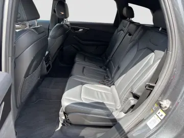 AUDI Q7 S line sport 50 TDI compeition  MATRIX StaHzg