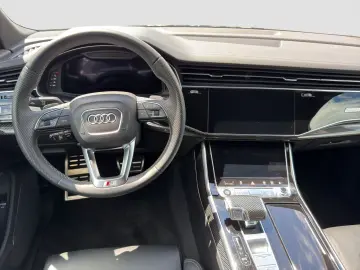 AUDI Q7 S line sport 50 TDI compeition  MATRIX StaHzg