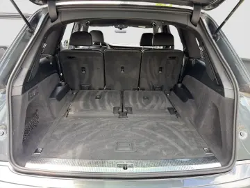 AUDI Q7 S line sport 50 TDI compeition  MATRIX StaHzg