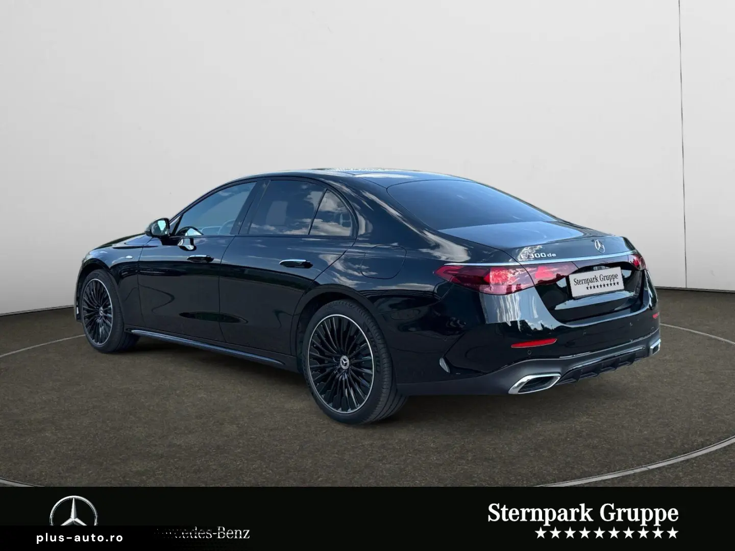 MERCEDES-BENZ E 300 de AMG  Superscreen Pano Bur4D 360