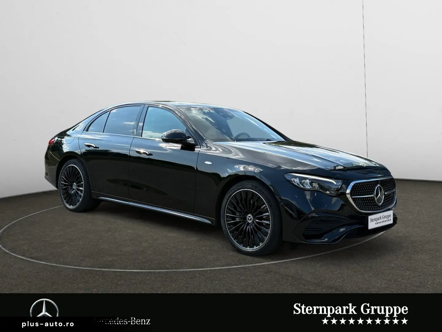MERCEDES-BENZ E 300 de AMG  Superscreen Pano Bur4D 360