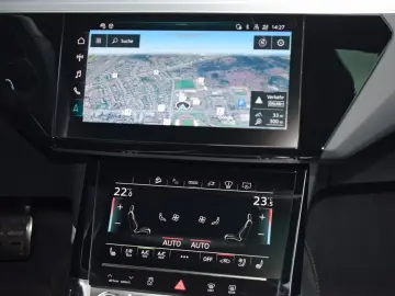 AUDI Q8 e-tron Sportback 55 qu.  S-line Pano Luft HuD