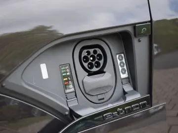 AUDI Q8 e-tron Sportback 55 qu.  S-line Pano Luft HuD