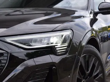 AUDI Q8 e-tron Sportback 55 qu.  S-line Pano Luft HuD