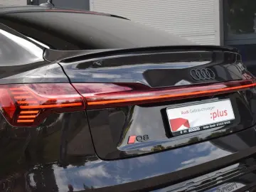AUDI Q8 e-tron Sportback 55 qu.  S-line Pano Luft HuD