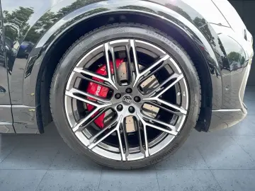 AUDI RS Q8 AHK StHz Pano B&O OLED RS-Aga HuD Carbon 2