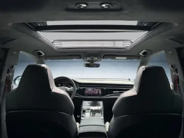 AUDI RS Q8 AHK StHz Pano B&O OLED RS-Aga HuD Carbon 2