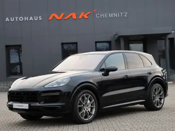 PORSCHE Cayenne Turbo Pano SoftClose Nachtsicht Carbon