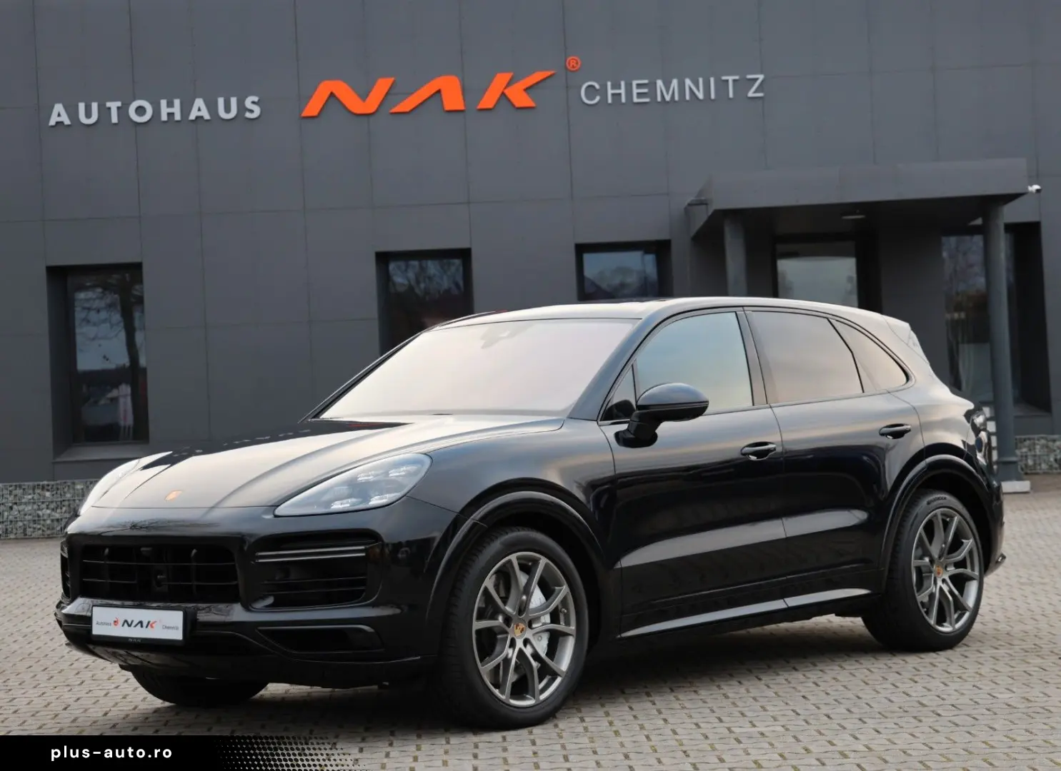 PORSCHE Cayenne Turbo Pano SoftClose Nachtsicht Carbon